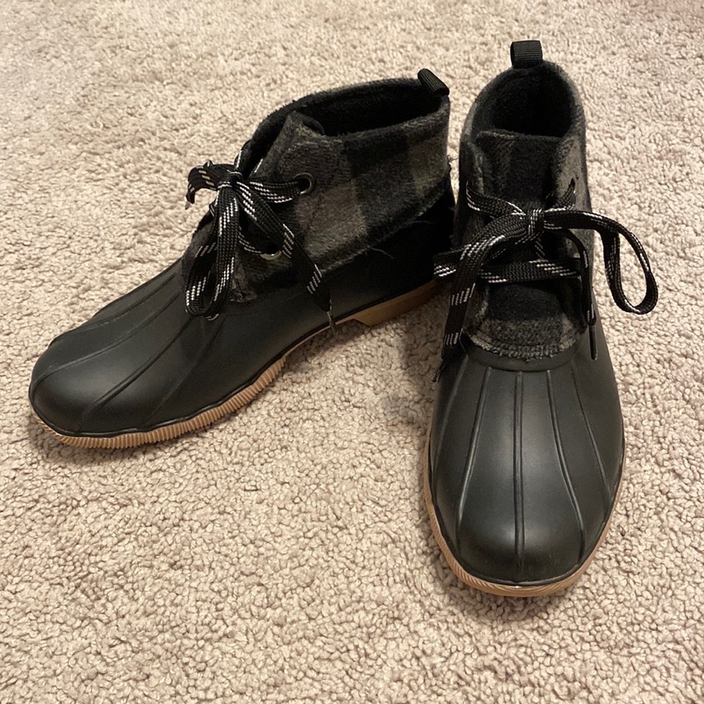 Duck boots